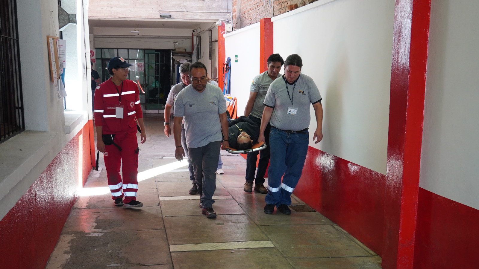 Ivirizu prioriza la salud en el trabajo con simulacros de rescate y primeros auxilios